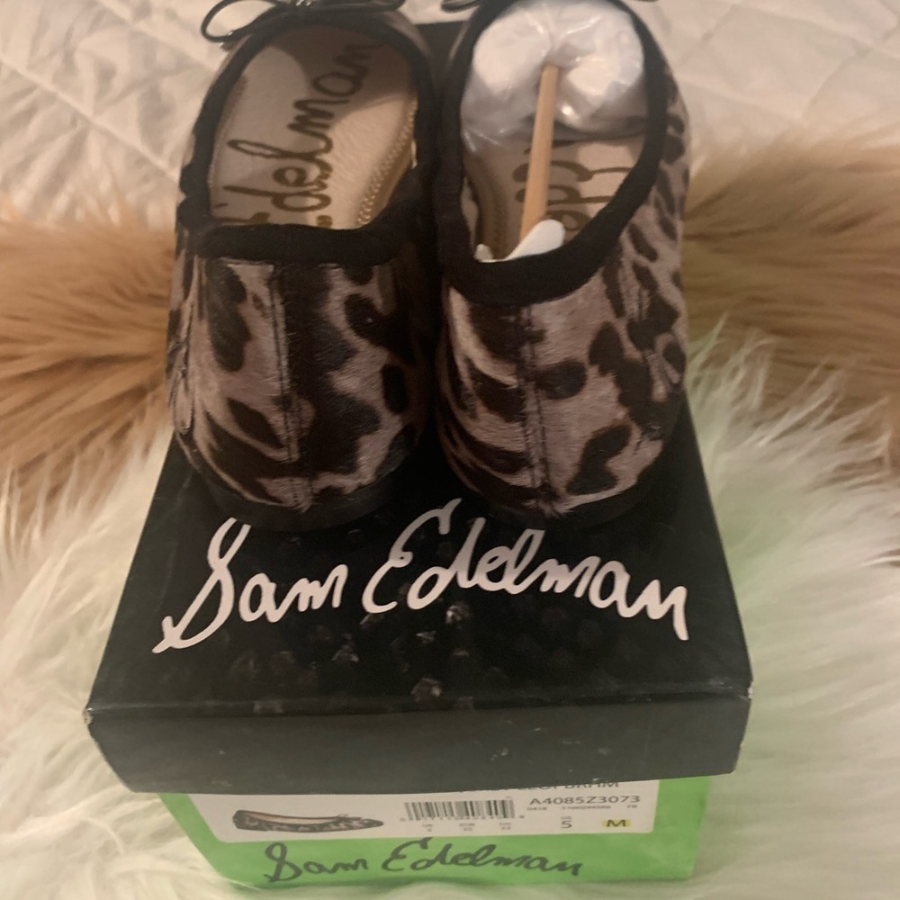 SAM EDELMAN FELICIA GREY LEOPARD SHOE. - Picture 2 of 6